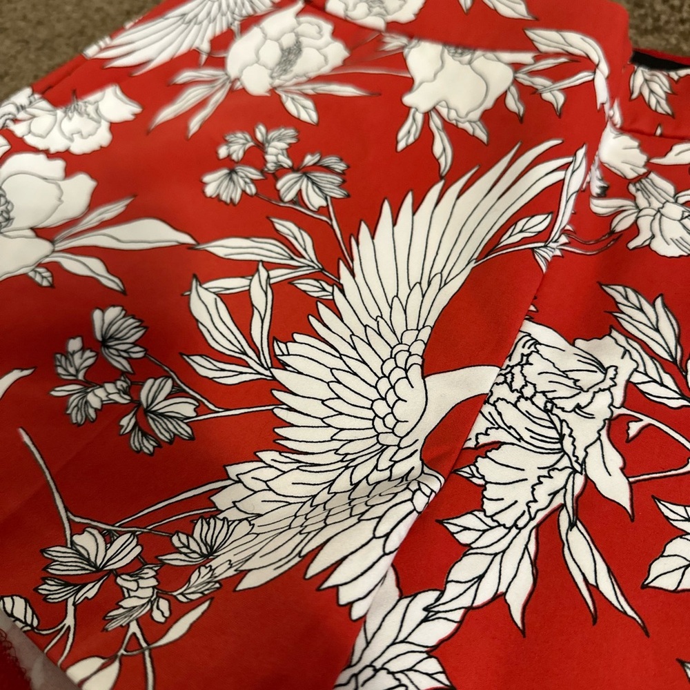 Express Red and White Floral Shorts - Picture 2 of 7